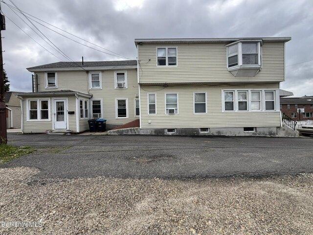house with 6 bedroom, Pittsfield MA ES104542724