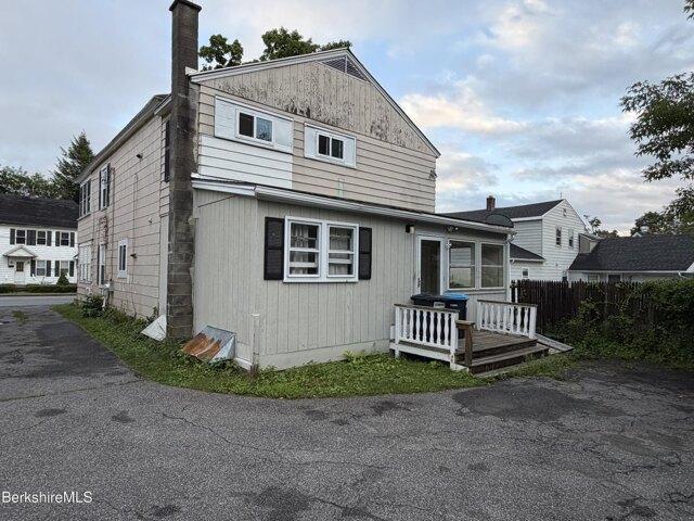 house with 6 bedroom, Pittsfield MA ES104609210