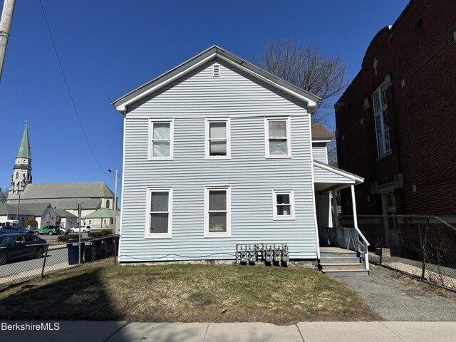 house with 6 bedroom, Pittsfield MA ES105367907