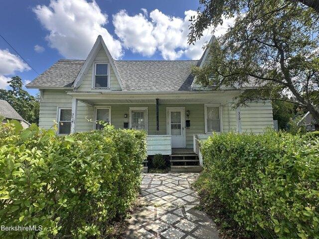 house with 6 bedroom, Pittsfield MA ES105368760