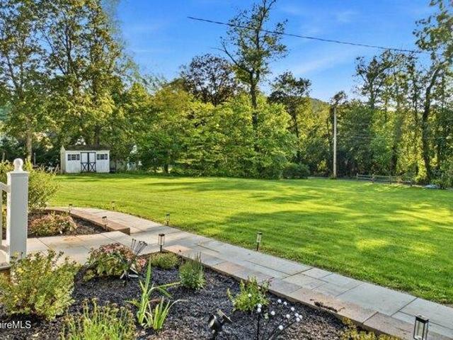 house with 6 bedroom, Pittsfield MA ES105414858