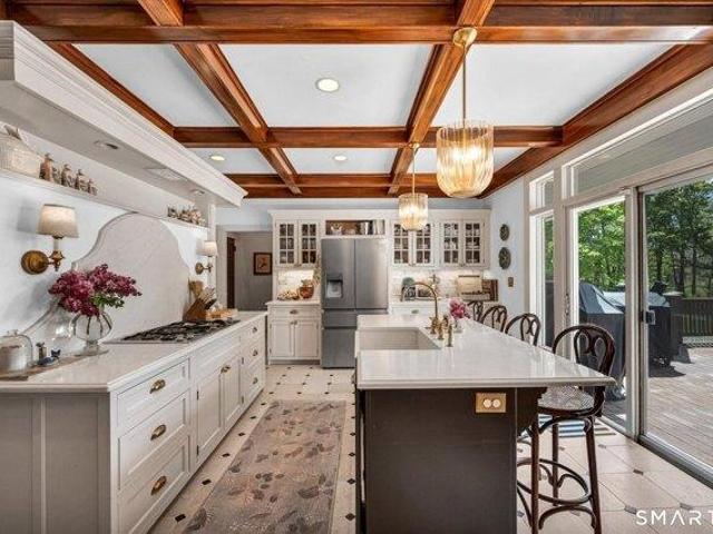 house with 6 bedroom, Pomfret CT ES104406554
