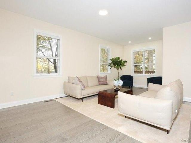 house with 6 bedroom, Pomona NY ES105207393