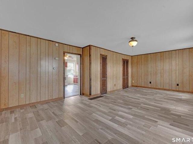 house with 6 bedroom, Plainfield CT ES105258650