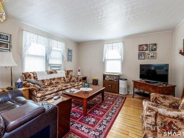 house with 6 bedroom, Plainfield CT ES105955162