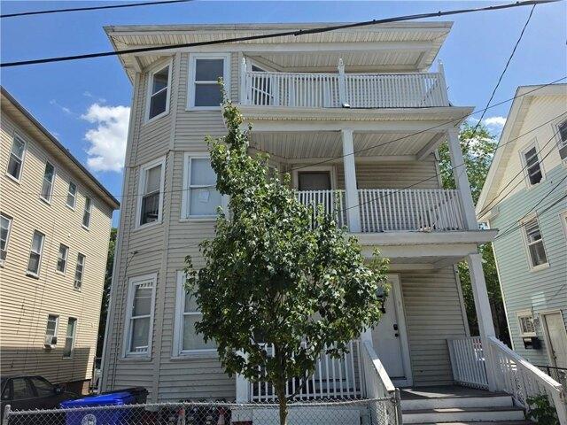 house with 6 bedroom, Providence RI ES104833022