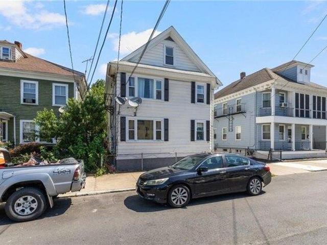 house with 6 bedroom, Providence RI ES104849964