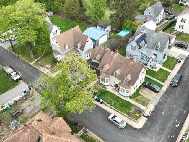 house with 6 bedroom, Putnam CT ES104541079