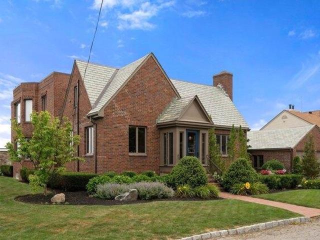 house with 6 bedroom, Quincy MA ES105427461