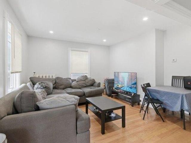 house with 6 bedroom, Quincy MA ES105427489