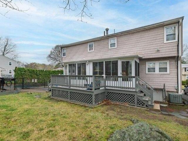 house with 6 bedroom, Randolph MA ES105498266