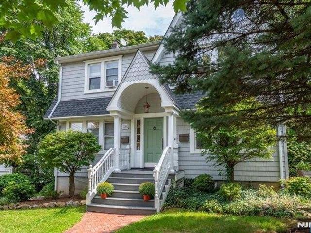 house with 6 bedroom, Ridgewood NJ ES105694407