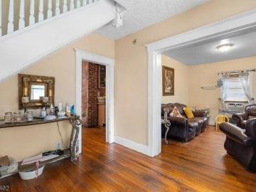 house with 6 bedroom, Rutherford NJ ES103187288