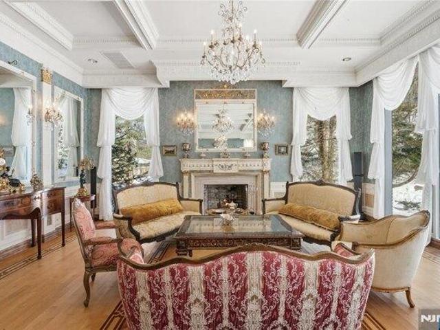 house with 6 bedroom, Saddle River NJ ES105279586
