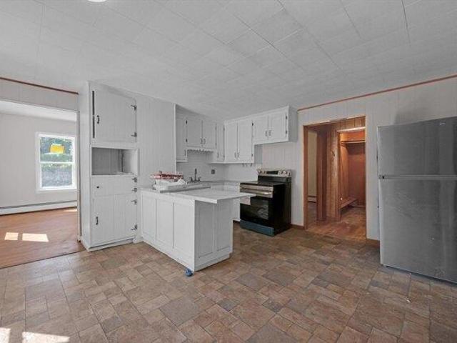 house with 6 bedroom, Southbridge MA ES104077979