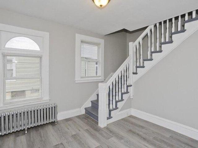 house with 6 bedroom, Springfield MA ES105256958