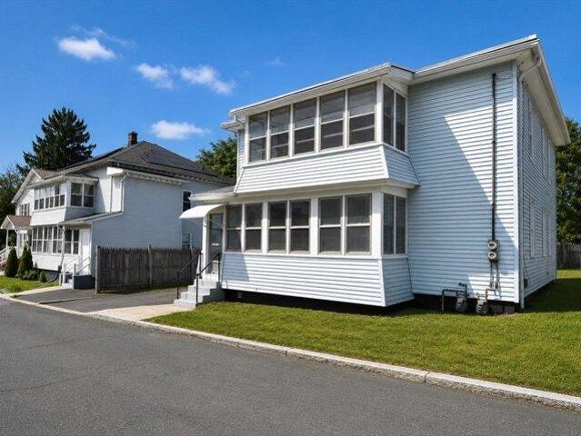house with 6 bedroom, Springfield MA ES105276306