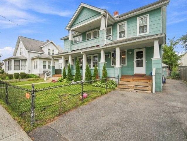 house with 6 bedroom, Springfield MA ES105426433