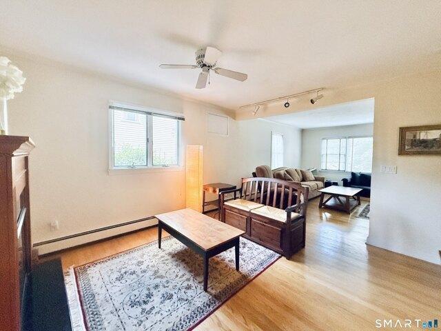 house with 6 bedroom, Stamford CT ES105426223