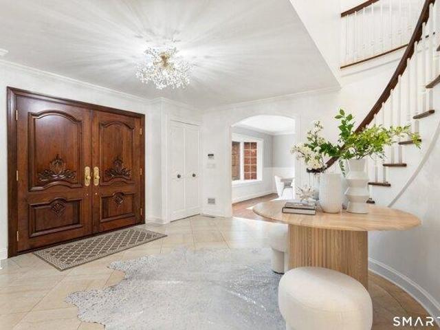 house with 6 bedroom, Stamford CT ES105591582