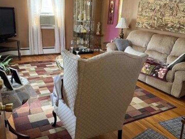 house with 6 bedroom, Stamford CT ES105611624