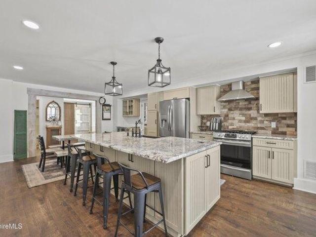 house with 7 bedroom, Williamstown MA ES105290616