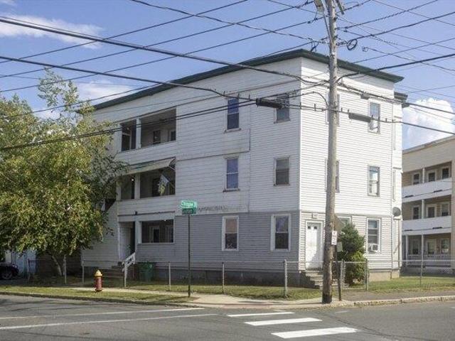 house with 7 bedroom, Chicopee MA ES105350461
