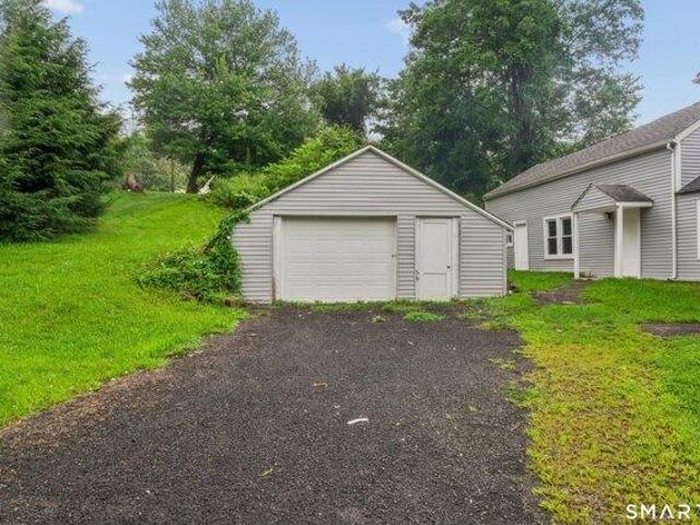 house with 7 bedroom, East Windsor CT ES105573917