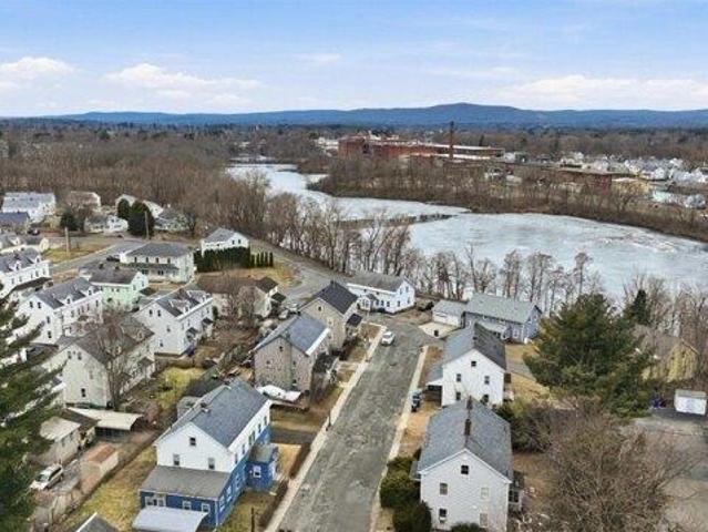 house with 7 bedroom, Easthampton MA ES104569127