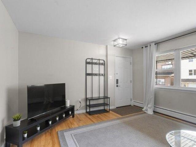 house with 7 bedroom, Guttenberg NJ ES105629824