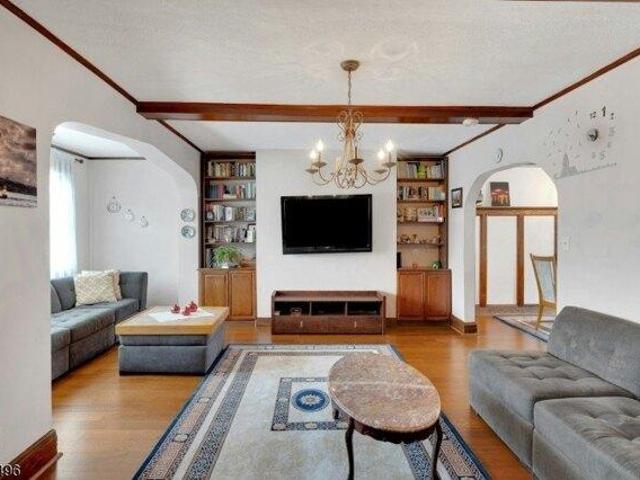 house with 7 bedroom, Lyndhurst NJ ES105629682