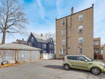 house with 7 bedroom, Malden MA ES103548569