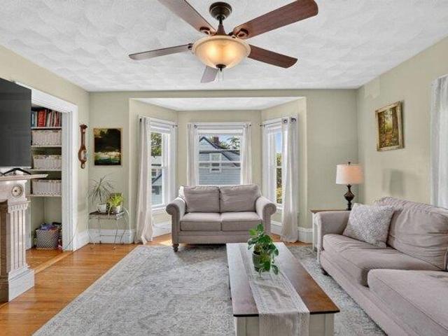 house with 7 bedroom, Medford MA ES105577264