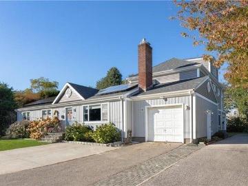 house with 7 bedroom, Middletown RI DS103437004