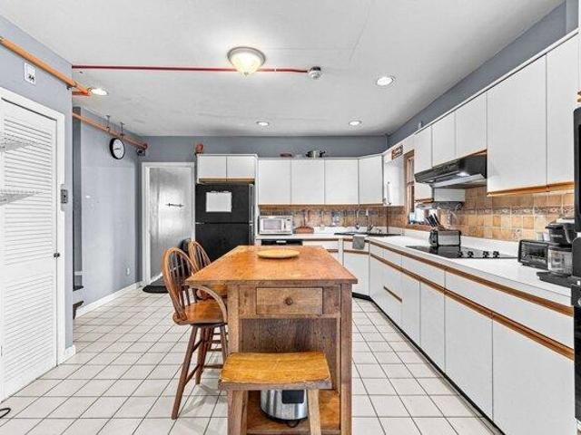 house with 7 bedroom, New Bedford MA ES105749827