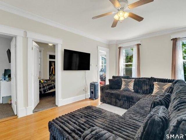 house with 7 bedroom, New Haven CT ES105609980