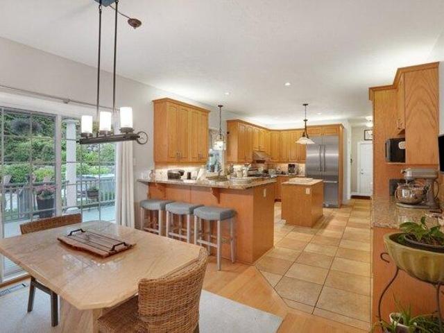 house with 7 bedroom, Oak Bluffs MA ES105680958