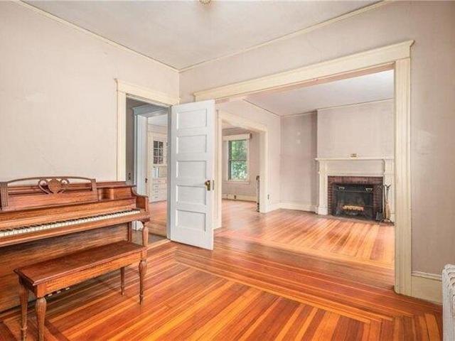 house with 7 bedroom, Providence RI ES104851904