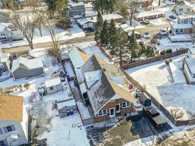 house with 7 bedroom, Shrewsbury MA ES105258459