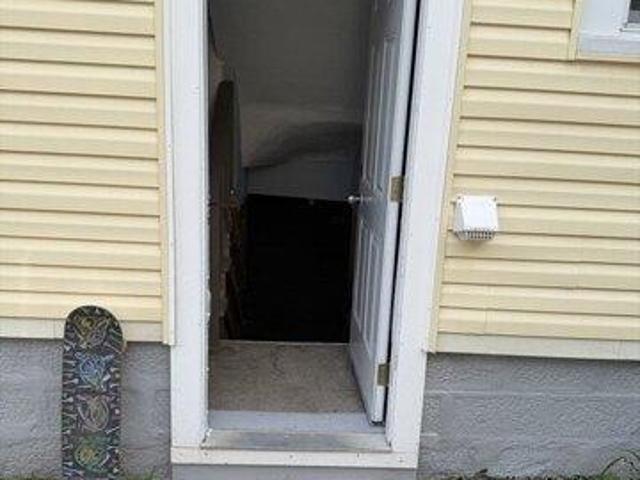 house with 7 bedroom, Springfield MA ES105439583