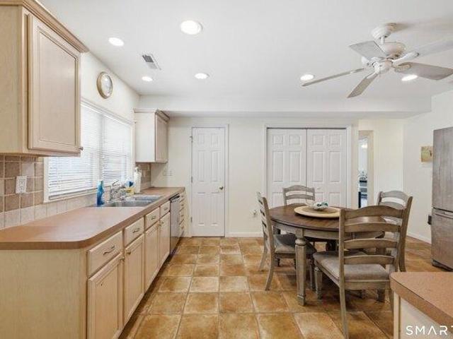 house with 7 bedroom, Stamford CT ES105414443