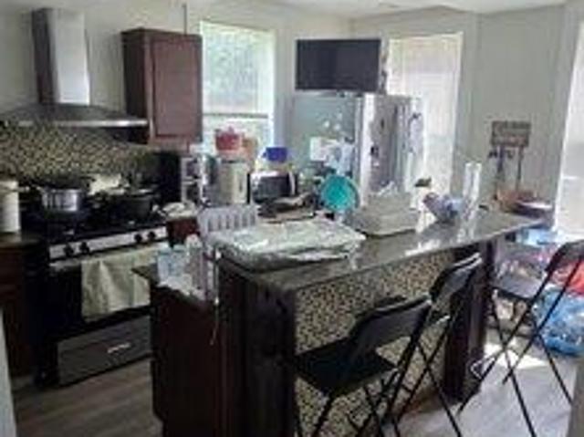 house with 8 bedroom, Waterbury CT ES105414823