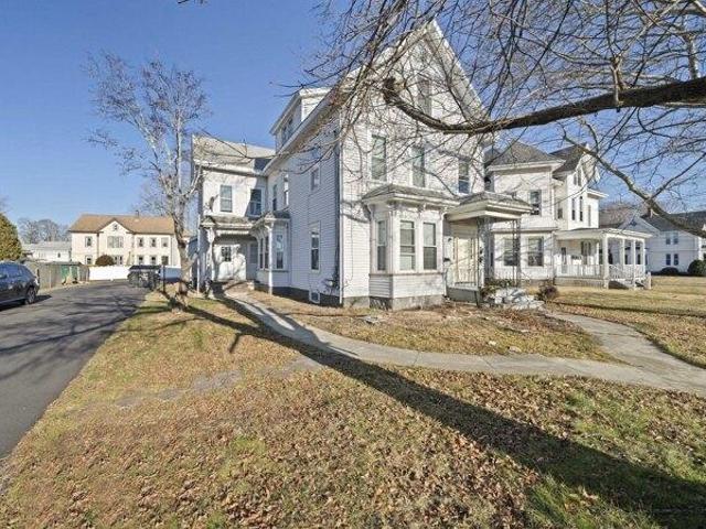 house with 8 bedroom, Whitman MA ES105630257