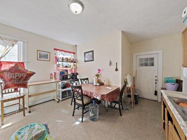 house with 8 bedroom, Worcester MA ES104515374