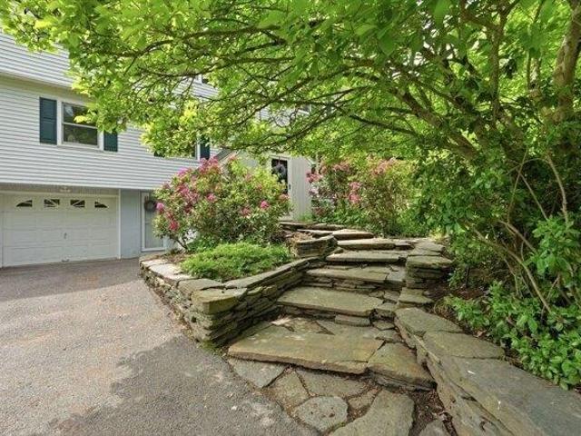 house with 8 bedroom, Amherst MA ES104445555