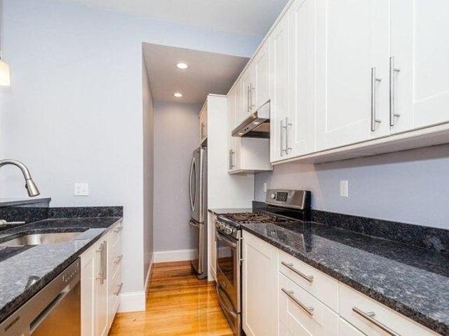 house with 8 bedroom, Boston MA ES105576635