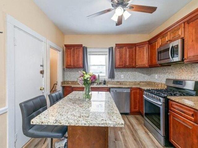house with 8 bedroom, Boston MA ES105612692