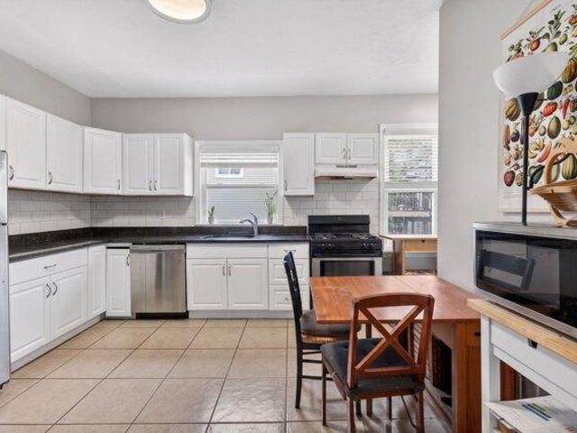 house with 8 bedroom, Boston MA ES105613901