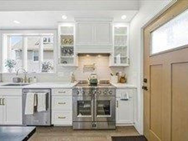 house with 8 bedroom, Boston MA ES105633411