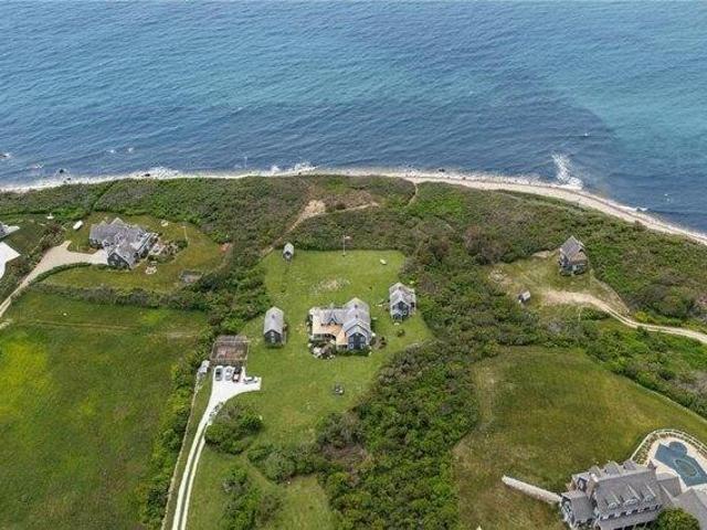 house with 8 bedroom, Block Island RI ES104835340